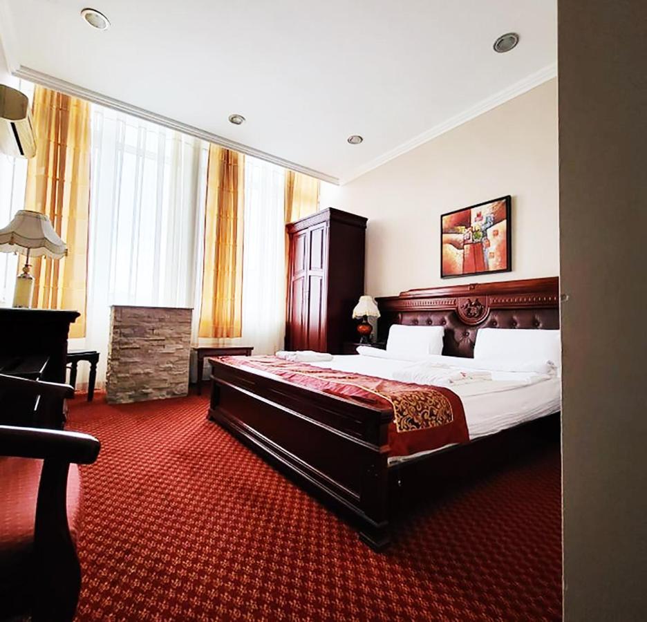 Hotel Royal Prishtinë Ngoại thất bức ảnh